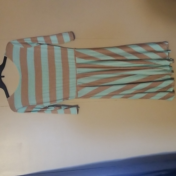 Womens lightweight knee length dress size medium - Picture 3 of 3